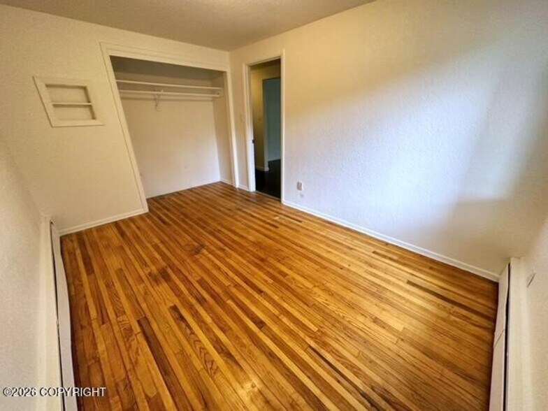 More Photos Of 513 E 15th Ter, Anchorage Apartments For Sale