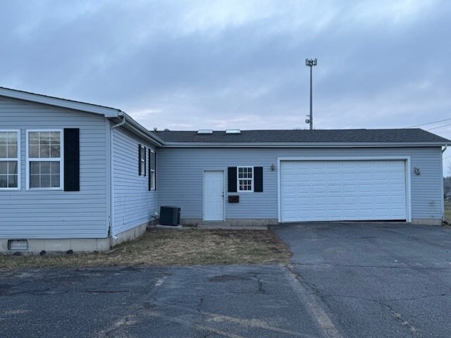More Photos Of 1592 N 30th Rd, Ottawa Warehouse For Sale