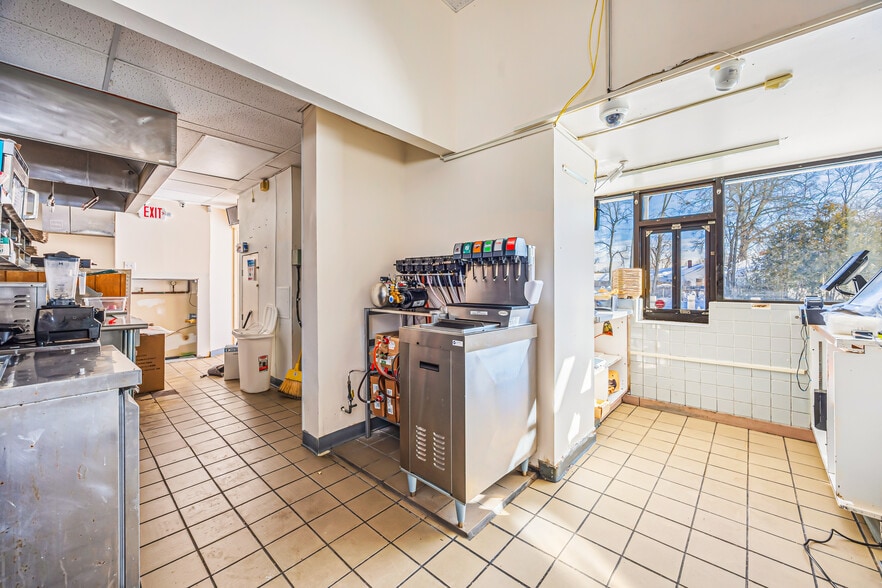 More Photos Of 1535 Memorial Dr, Chicopee Restaurant For Sale