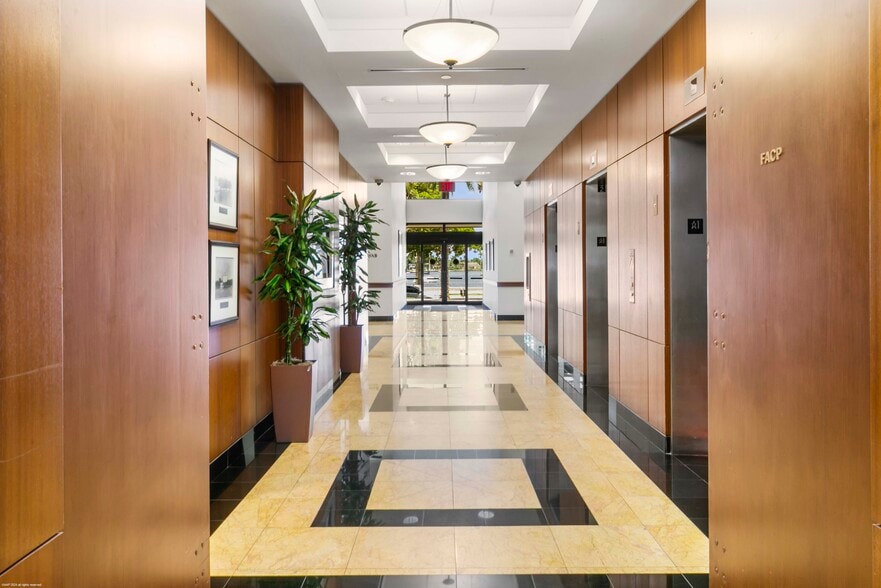 More Photos Of 501 S Flagler Dr, West Palm Beach Medical For Lease