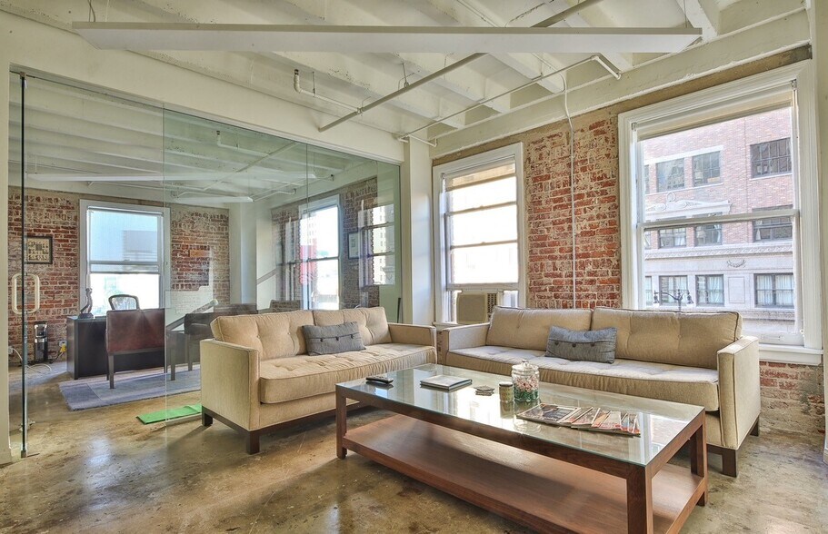 More Photos Of 1680 N Vine St, Hollywood Loft Creative Space For Lease