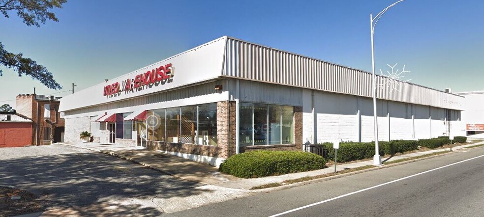 Primary Photo Of 215 Madison Ave S, Douglas General Retail For Lease