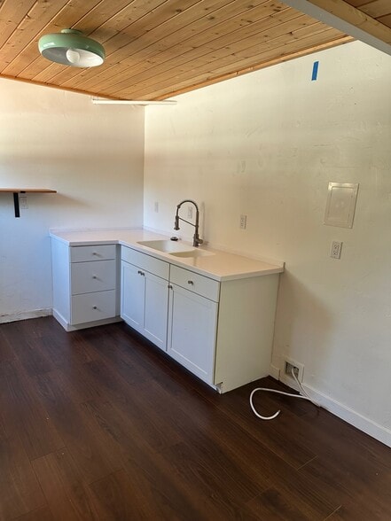 More Photos Of 4545-4547 Fanuel St, San Diego Office For Lease