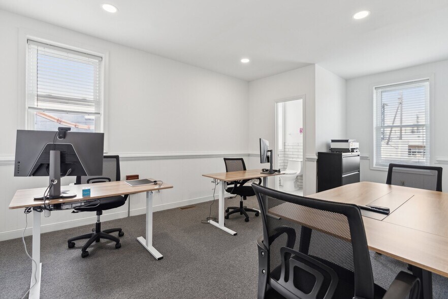 More Photos Of 2939 W Marshall St, Richmond Office For Lease