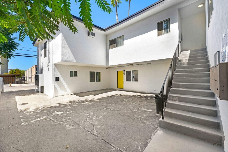 More Photos Of 6626 Darby Ave, Reseda Apartments For Sale