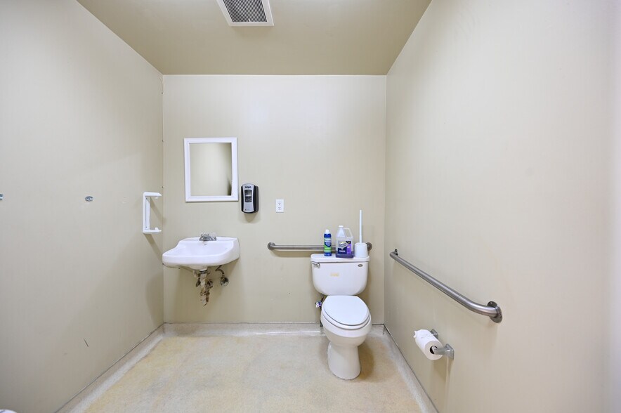 More Photos Of 1101-1105 W San Carlos St, San Jose Freestanding For Lease