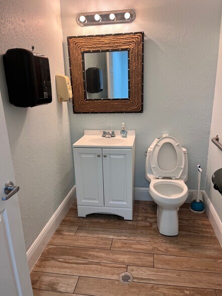 More Photos Of 3445-3499 High Ridge Rd, Boynton Beach Warehouse For Lease