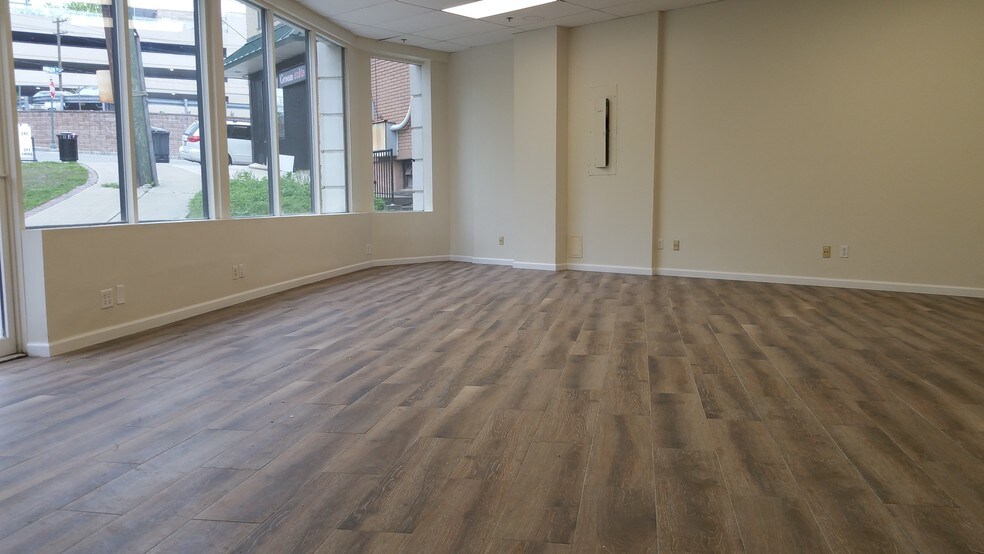 More Photos Of 89 Main St, Fort Lee Restaurant For Sale