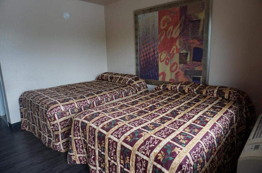 More Photos Of 9503 N Interstate 35, San Antonio Hotel For Sale