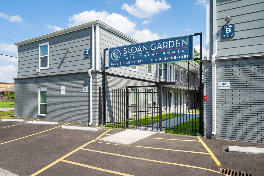 More Photos Of 6403 Sloan St, Houston Apartments For Sale