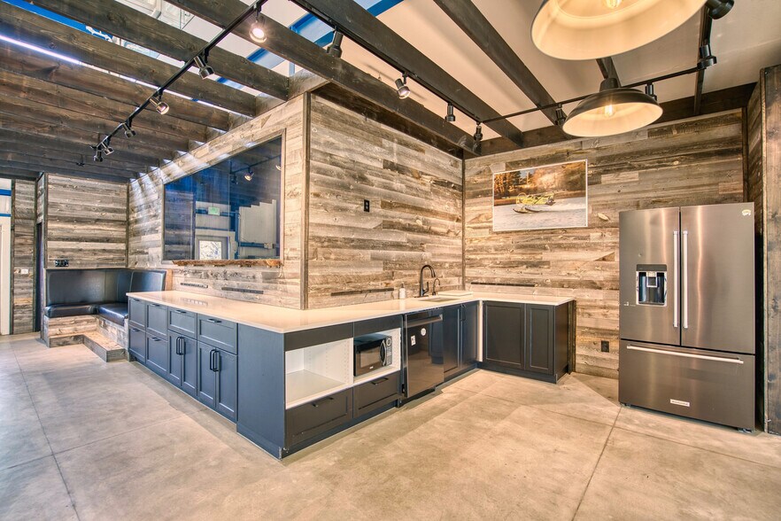 More Photos Of 3304 Airport Rd, Boulder Specialty For Sale