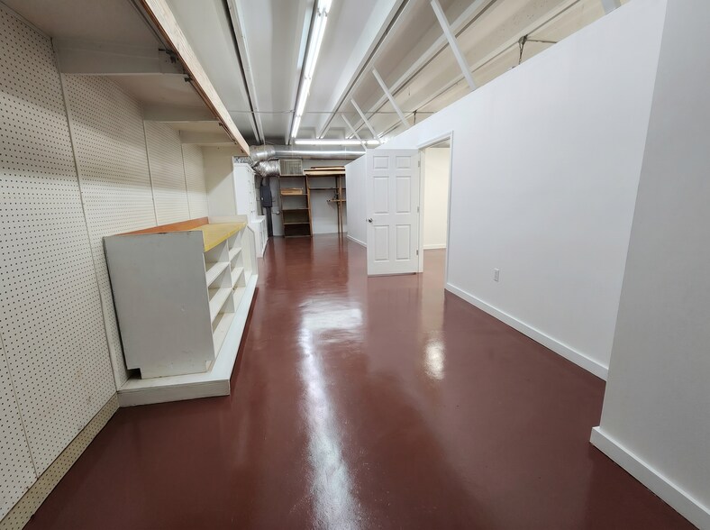 More Photos Of 4802 Charlotte Pike, Nashville Storefront For Lease
