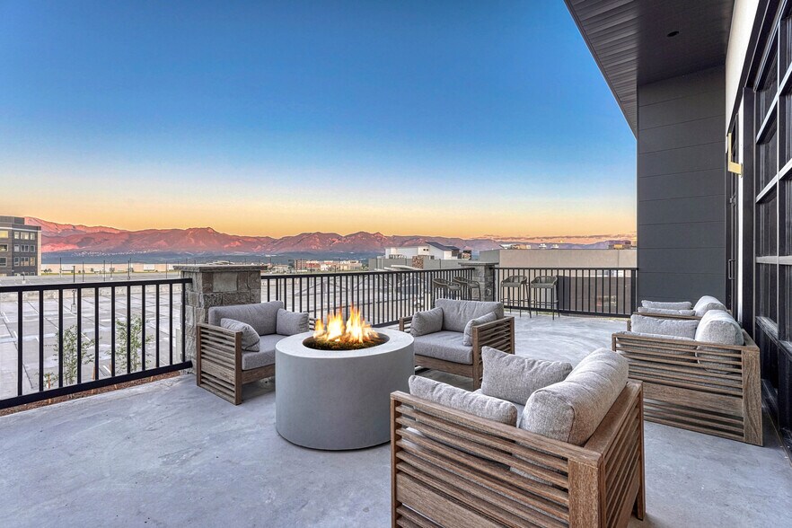 More Photos Of 1915 Democracy Pt, Colorado Springs Loft Creative Space For Lease