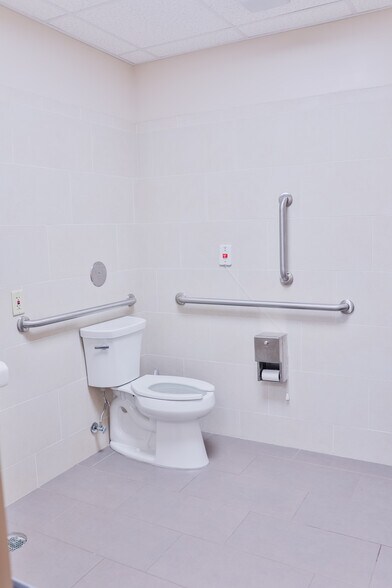 More Photos Of 16962 Manchester Rd, Grover Office For Sale