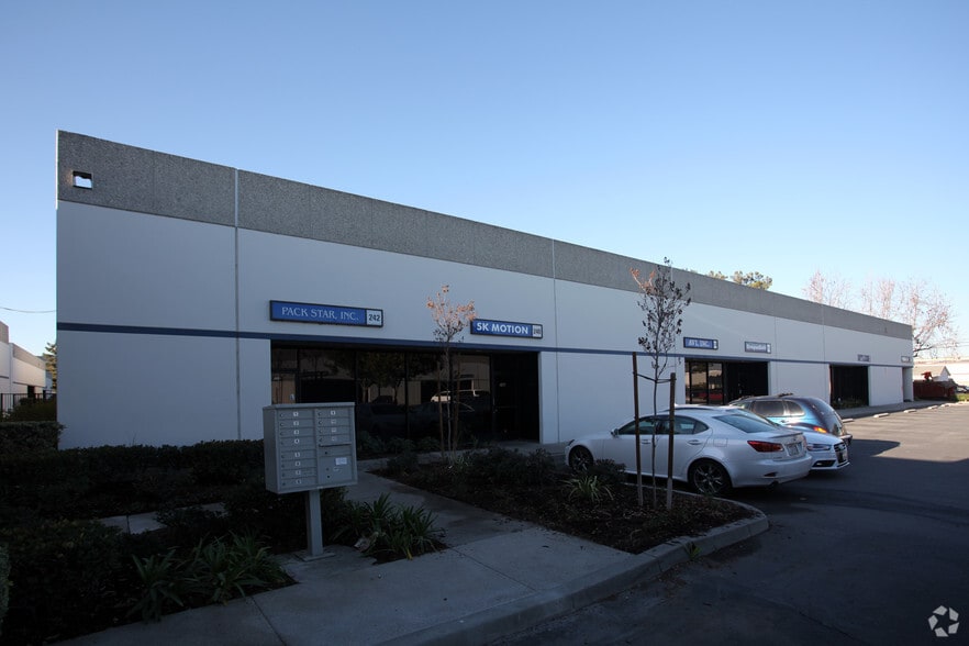 More Photos Of 214-228 S 5th Ave, City of Industry Unknown For Lease