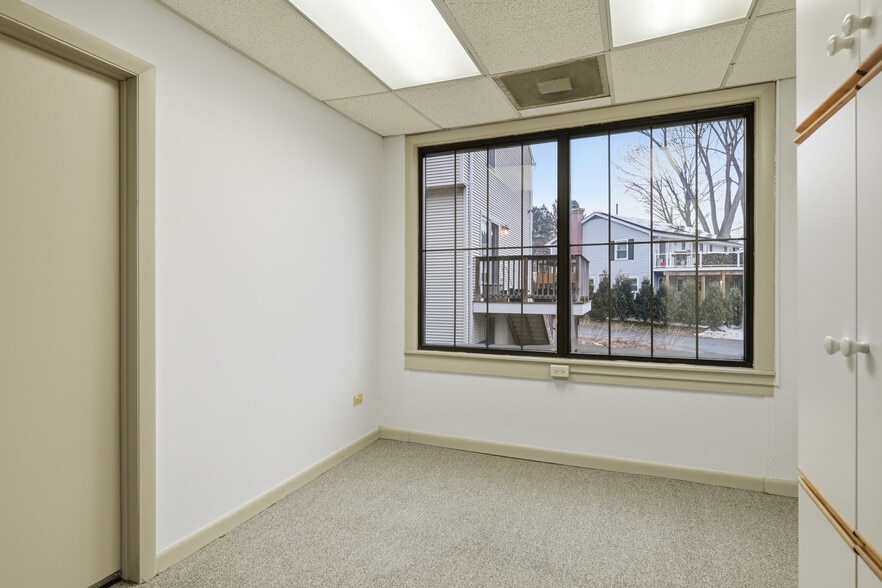 More Photos Of 355 Bridge St, Northampton Office For Lease