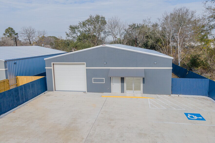 More Photos Of 4104 Dawn St, Houston Warehouse For Lease