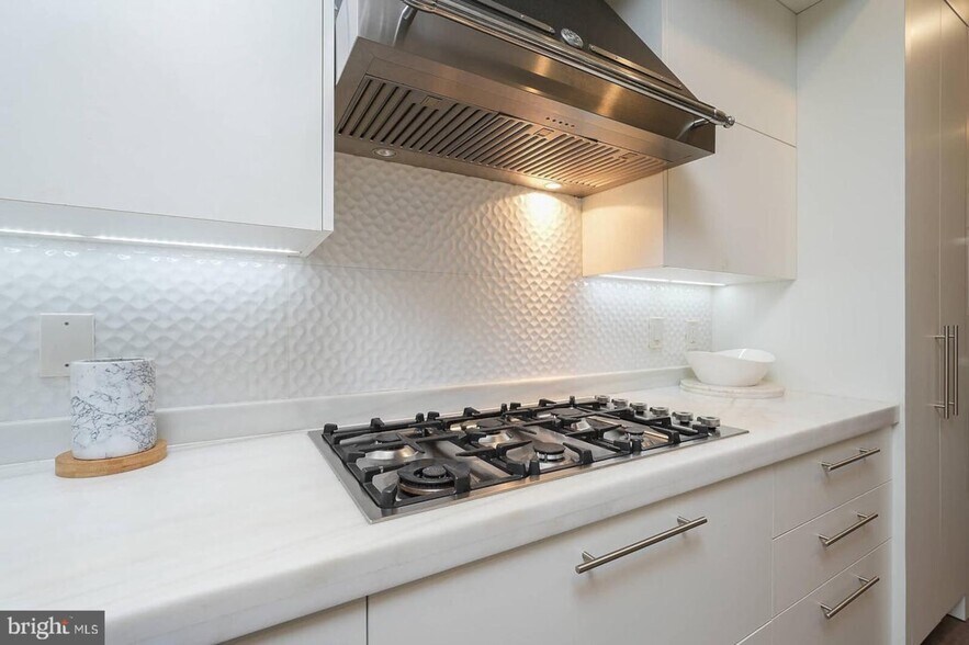 More Photos Of 1461 Chapin St NW, Washington Apartments For Sale