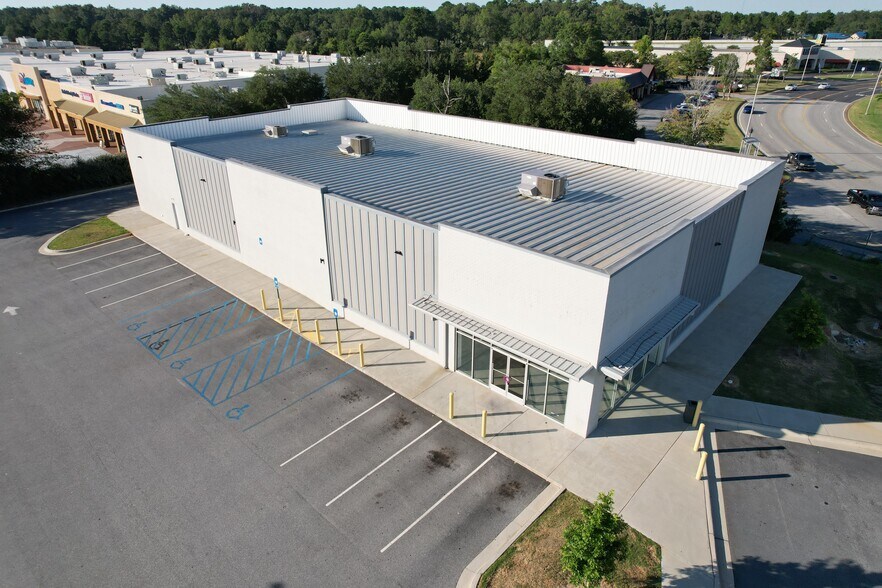 More Photos Of 819 N Westover Blvd, Albany Freestanding For Lease