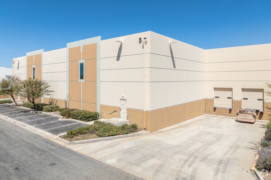 More Photos Of 1645 W Park Ave, Redlands Distribution For Lease