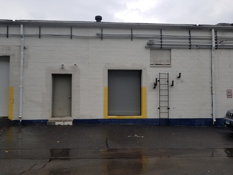 More Photos Of 635 New Park Ave, West Hartford Warehouse For Lease