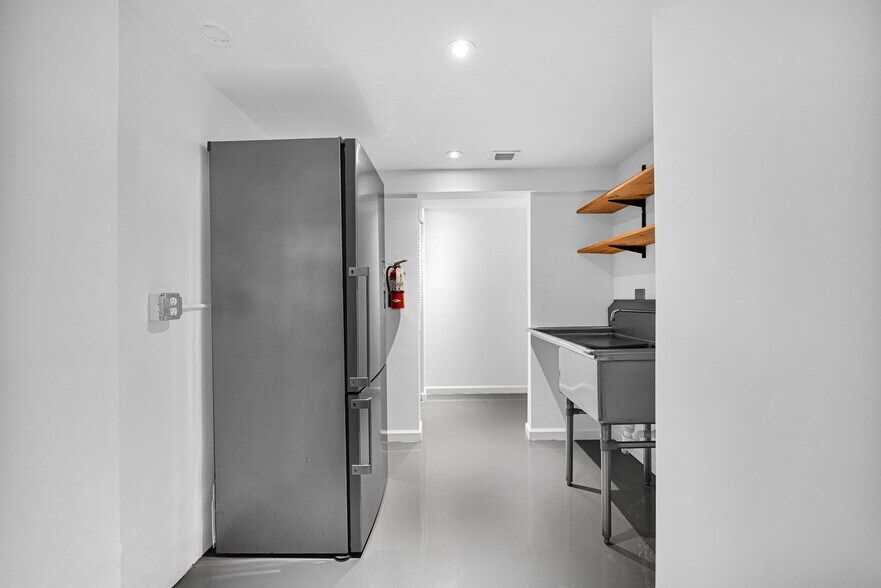 More Photos Of 800 NW 7th Ave, Miami Loft Creative Space For Lease