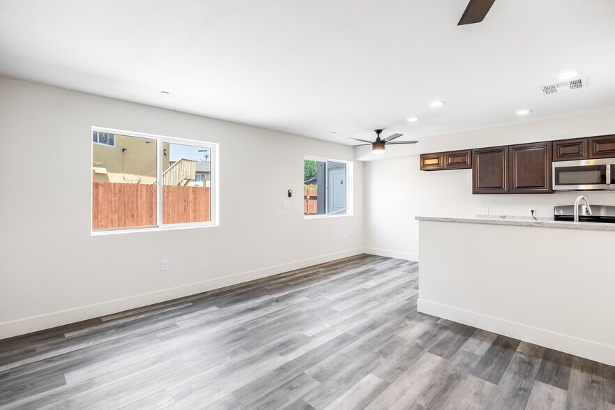 More Photos Of 2409 Cava Ct, Sacramento Apartments For Sale