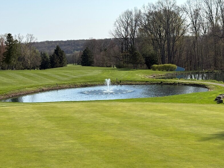 More Photos Of 318 Tanglewood Rd, Pulaski Golf Course Driving Range For Sale