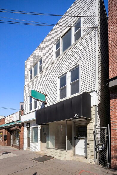 More Photos Of 304 Newark Ave, Jersey City Storefront Retail Office For Lease
