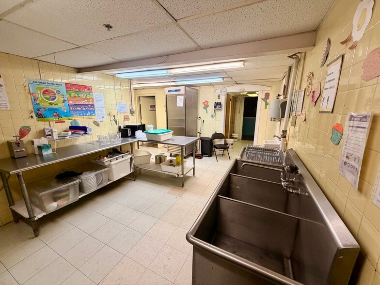 More Photos Of 309 Vine St, Camden General Retail For Sale