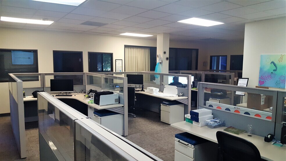 More Photos Of 5171 Clareton Dr, Agoura Hills Research And Development For Lease