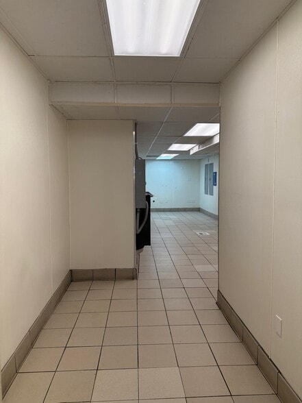 More Photos Of 1235 State St, Santa Barbara Storefront Retail Office For Lease