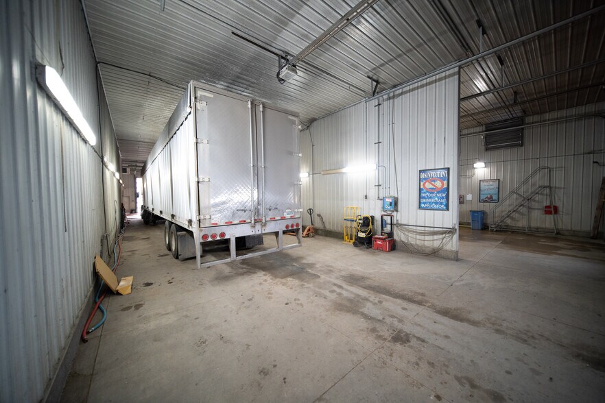 More Photos Of 501 11th St NE, Austin Carwash For Sale