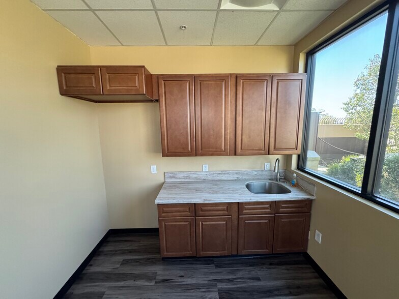 More Photos Of 15033 Slover Ave, Fontana Land For Lease