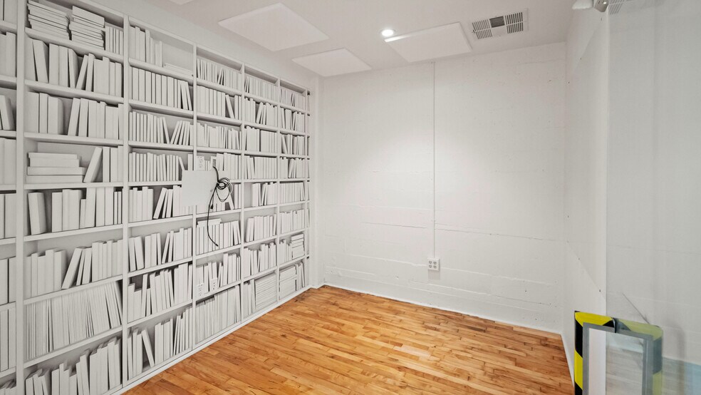 More Photos Of 972 Mission St, San Francisco Office For Lease