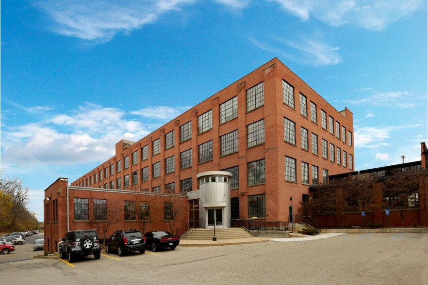 More Photos Of 401 Hall St SW, Grand Rapids Loft Creative Space For Sale