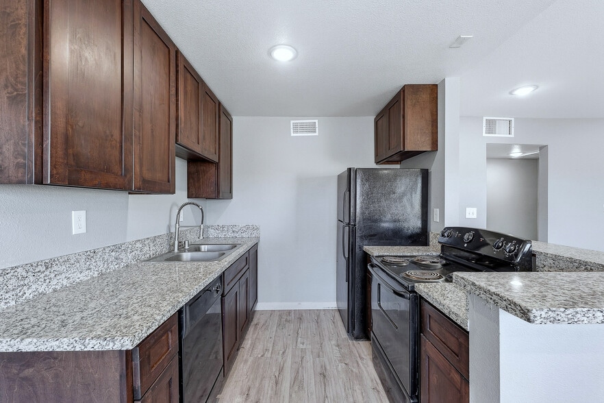 More Photos Of 521 Calcaterra Cir, Las Vegas Apartments For Sale