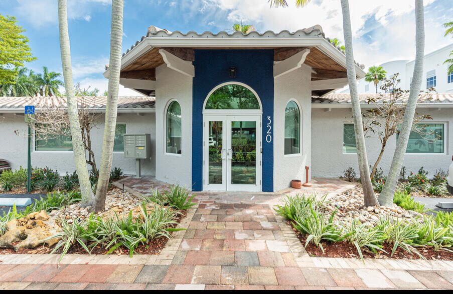 Primary Photo Of 320 SE 9th St, Fort Lauderdale Loft Creative Space For Sale