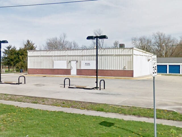 More Photos Of 308 E State St, Irving Convenience Store For Sale