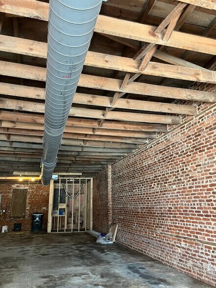 More Photos Of 8617 Old State Rd, Holly Hill General Retail For Lease