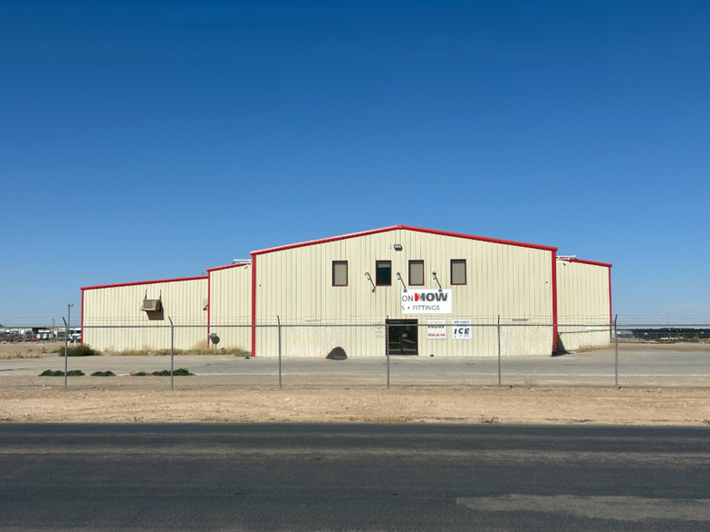 Primary Photo Of 76 County Road 201, Pecos Distribution For Lease