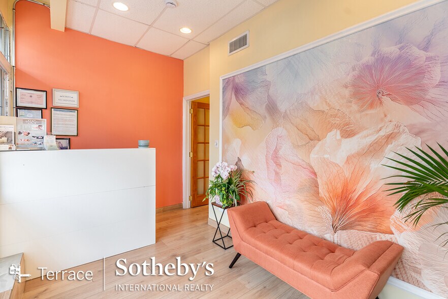 More Photos Of 11247 Queens Blvd, Forest Hills Storefront For Sale