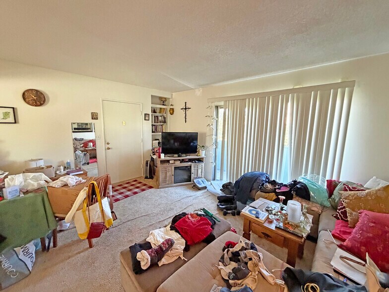 More Photos Of 2019 Bath St, Santa Barbara Apartments For Sale