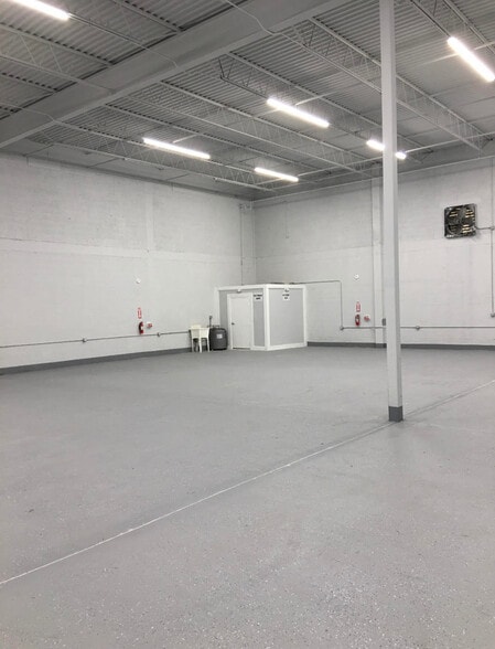 More Photos Of 2704-2870 S Park Rd, Hallandale Beach Warehouse For Lease