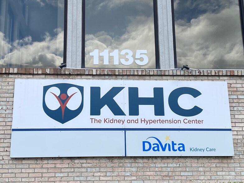 More Photos Of 11135 Montgomery Rd, Cincinnati Medical For Lease