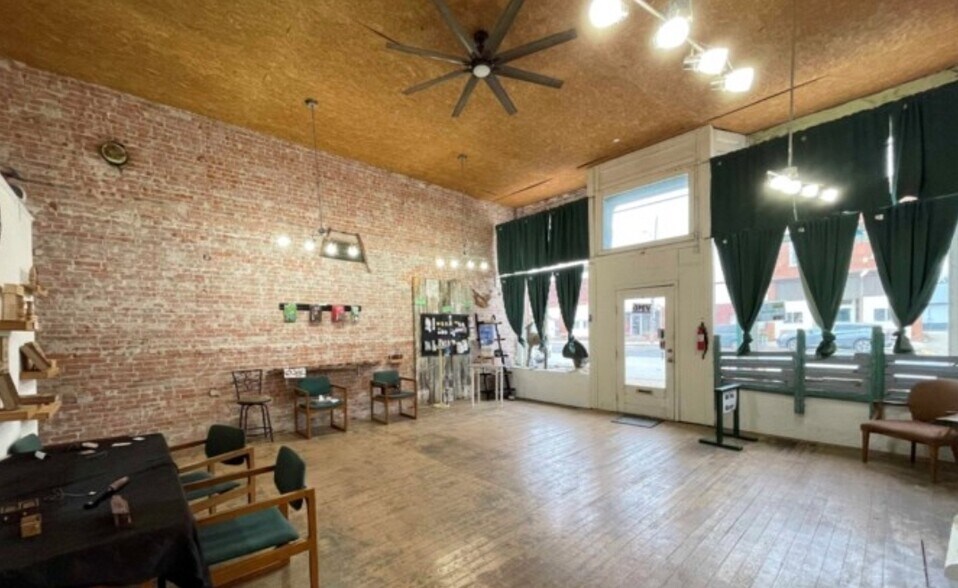 More Photos Of 165 N Main St, Roseville Office For Sale