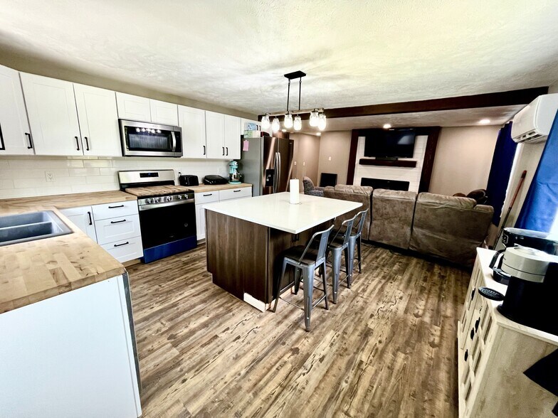 More Photos Of 1575 Tablerock Cir, Branson Hotel For Sale