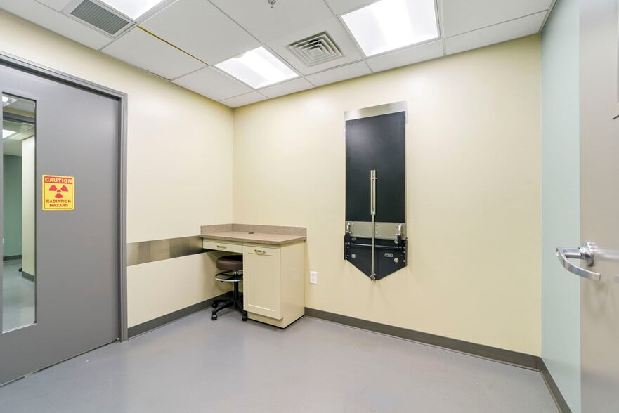 More Photos Of 2201 Junipero Serra Blvd, Daly City Freestanding For Lease