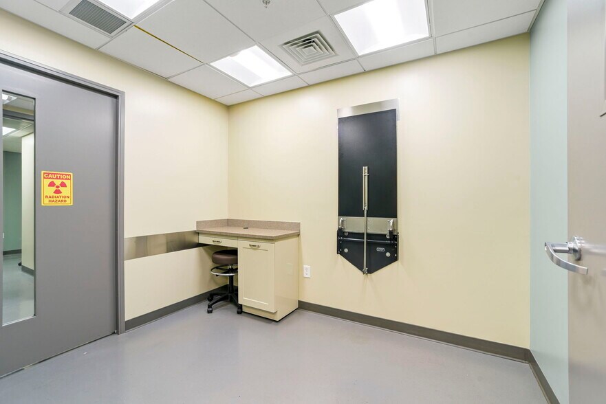 More Photos Of 2201 Junipero Serra Blvd, Daly City Freestanding For Lease