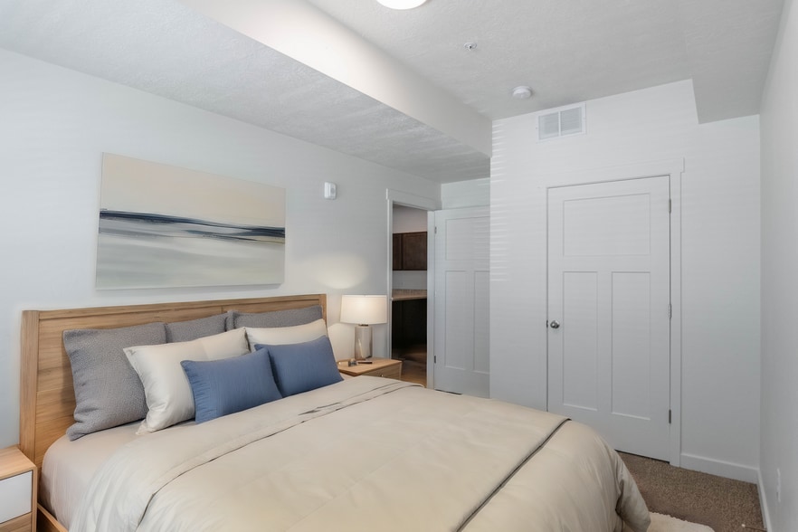 More Photos Of 7337 W Louden Grove Dr, Magna Apartments For Sale